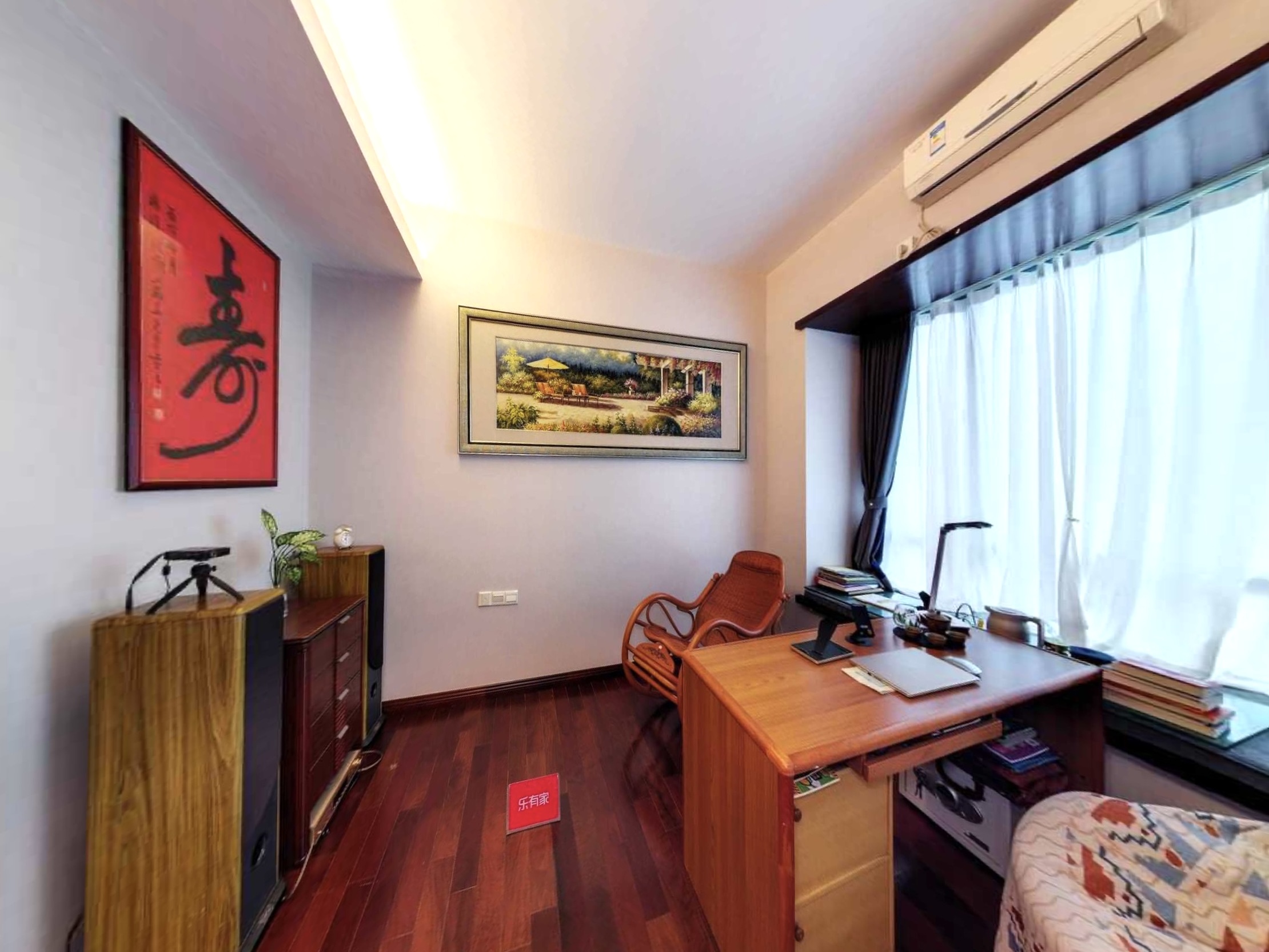 东区汇星台4室2厅，双阳台采光好，70年产权，近大型商圈