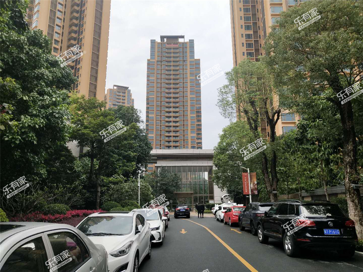 富逸城臻誉实景图