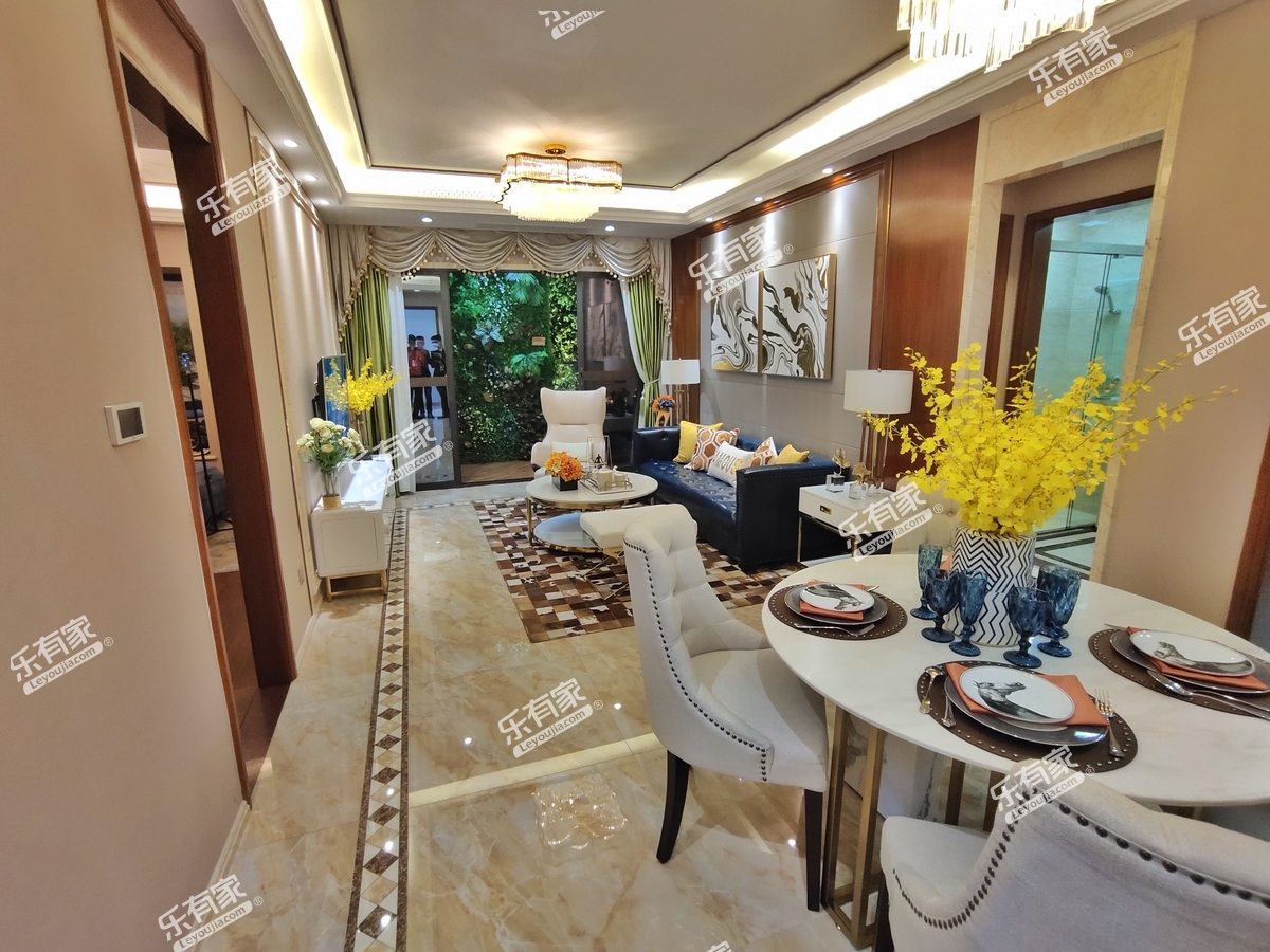 华夏东方明珠84餐厅2
