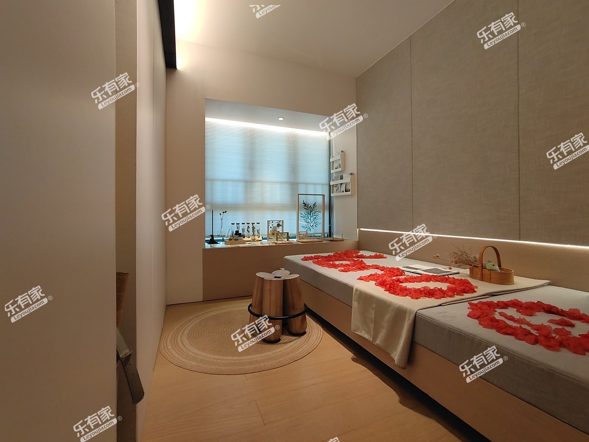 万德隆阳光城愉憬湾115次卧1