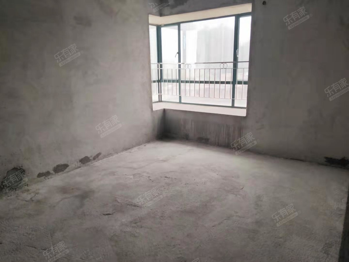 骏辉雅苑南毛坯3室2厅133.69m²