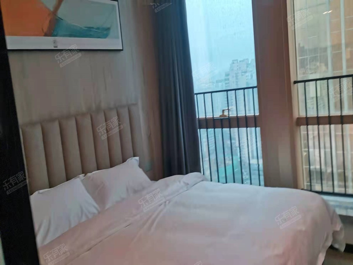 万科高品质豪装一房一厅，地铁口物业，业主诚心出售-惠州万科深南道68号二手房