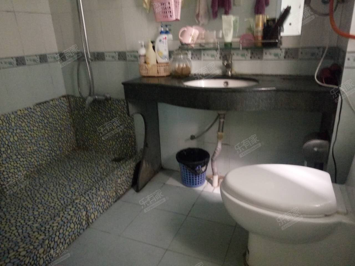 雍翠园厕所-1