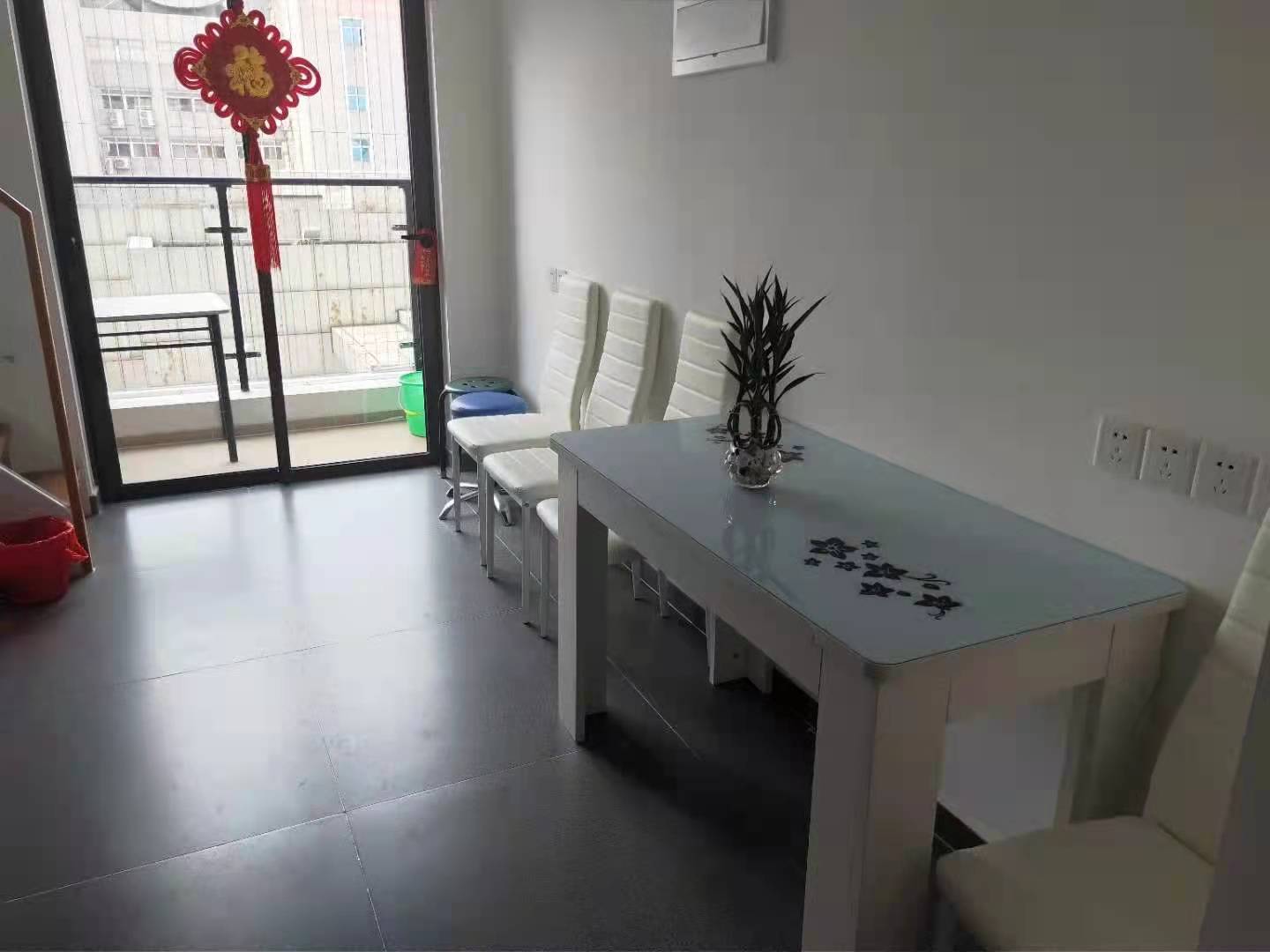 碧桂园精装2房，诚心出租，看房***