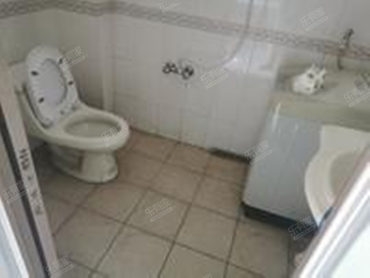 银菊花园厕所-1