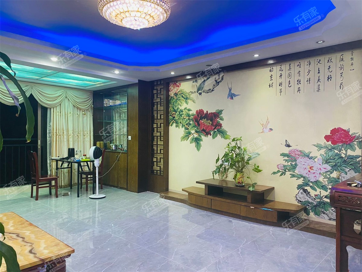 蓝天金地客厅-1