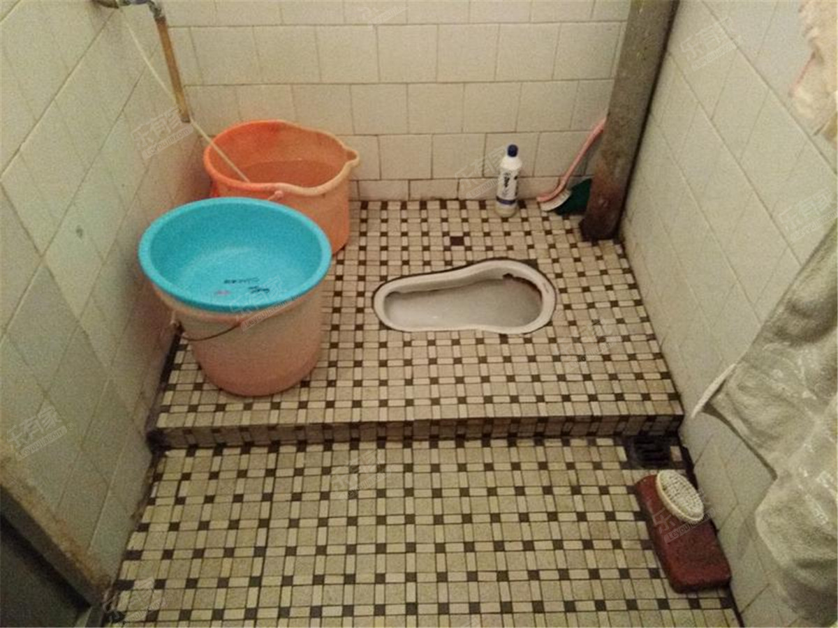 中兴三路厕所-1
