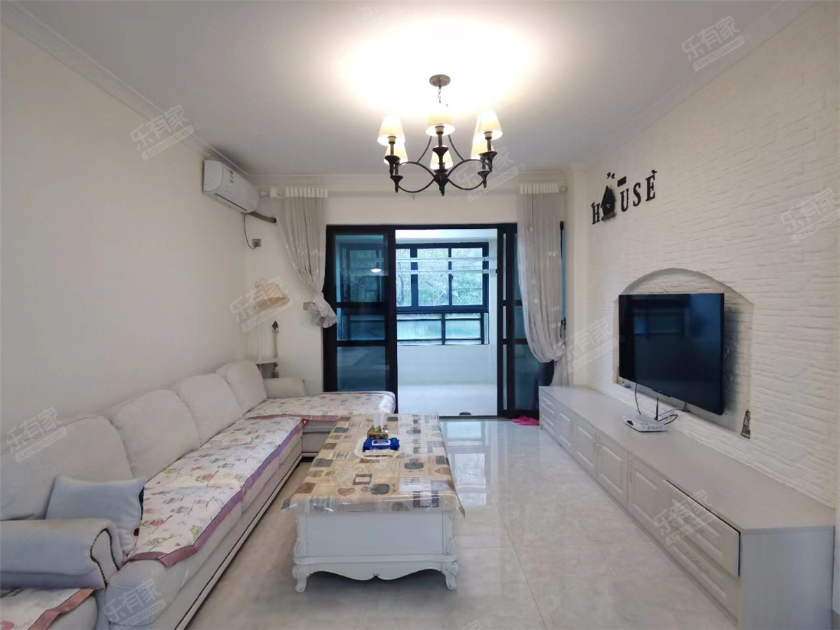 宝安山水龙城南精装3室2厅87m²