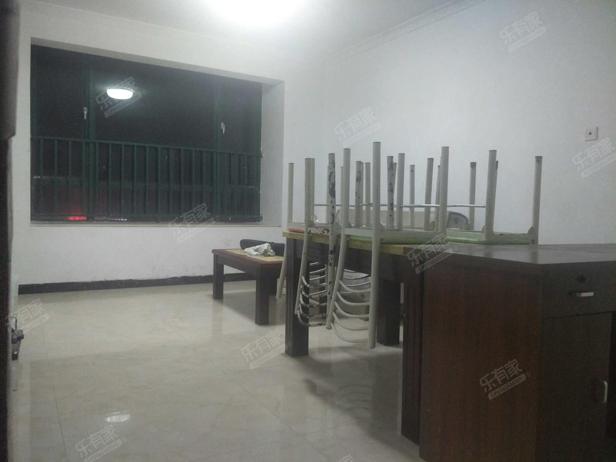 新华联广场客厅-1