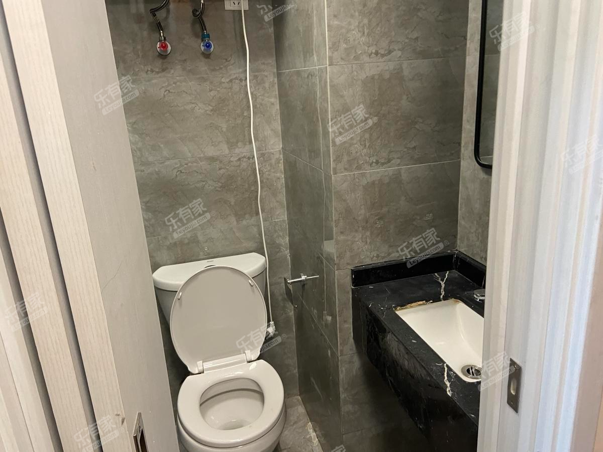 中洲同创公寓厕所-1