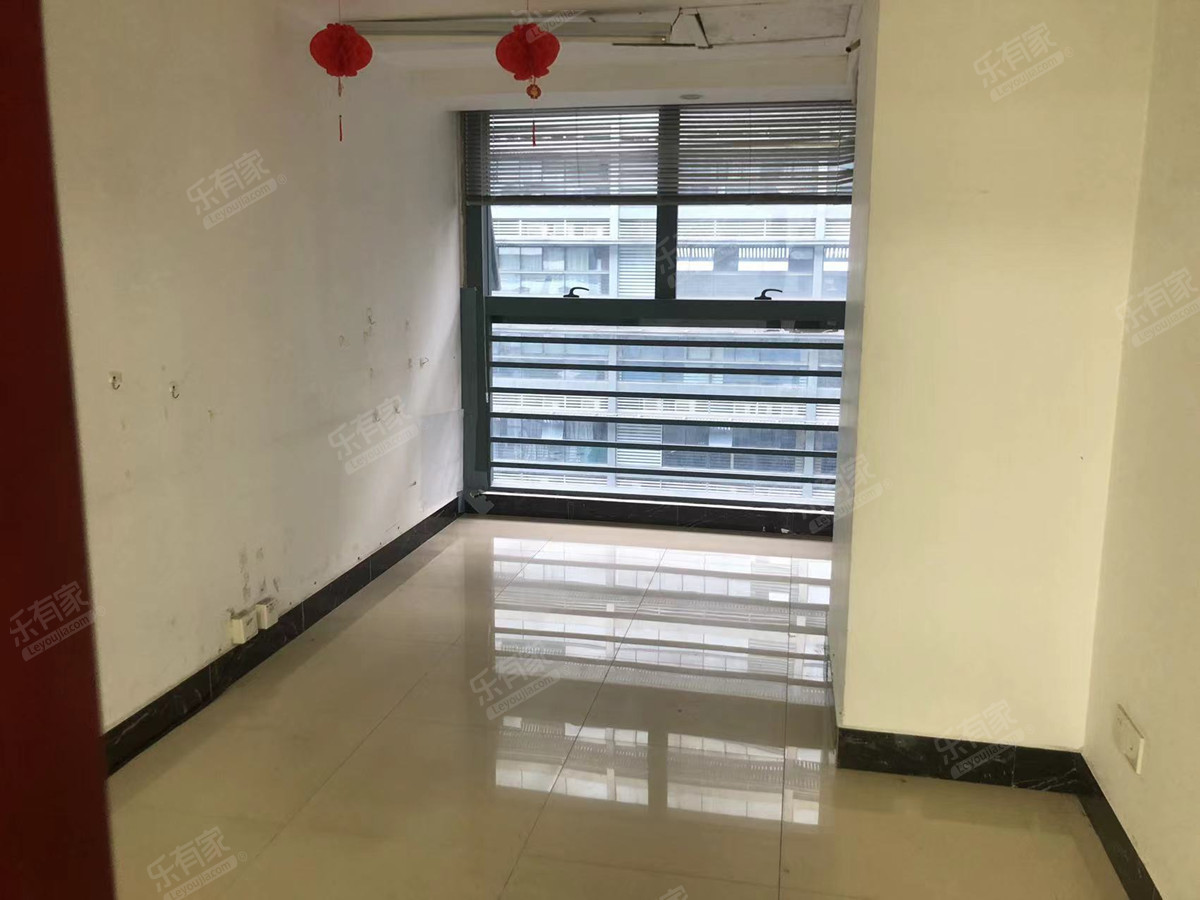 鸿晖产业新城 写字楼 263㎡