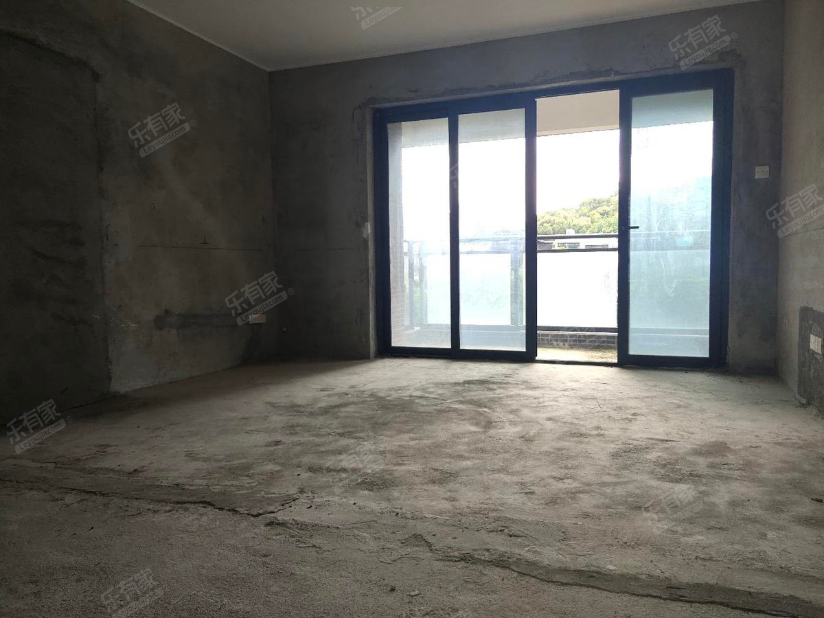 自住四房，诚心出售