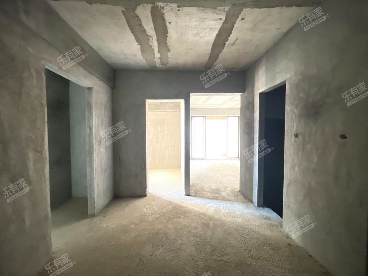 万腾金域明珠南毛坯3室2厅