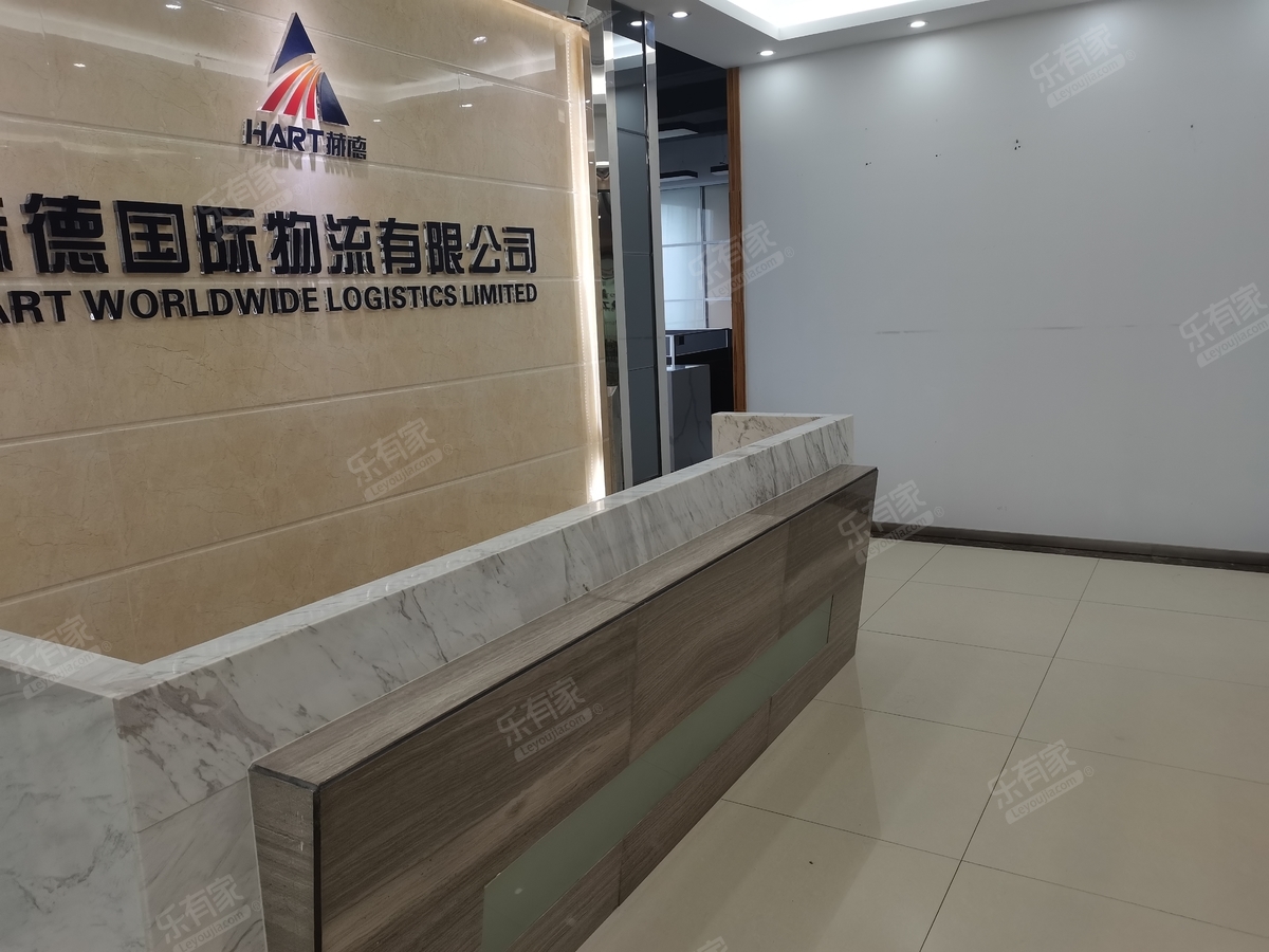 龙岗中心城，大花园低密度小区环境好，有地上下停车场，居住舒适