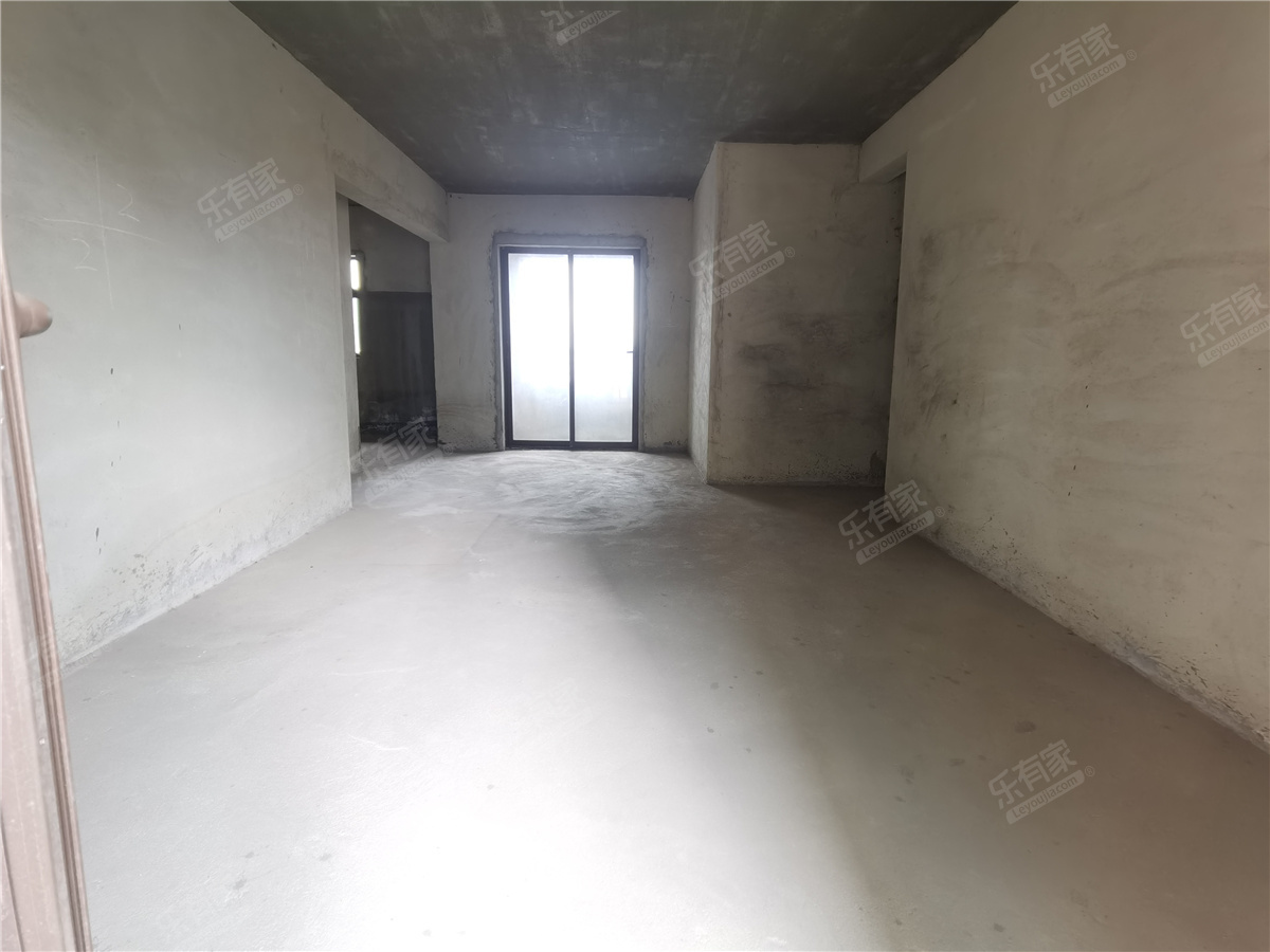 季华路中心地段，绿地物业，南北通高层毛坯大四房，使用率高，-佛山绿地中心二手房