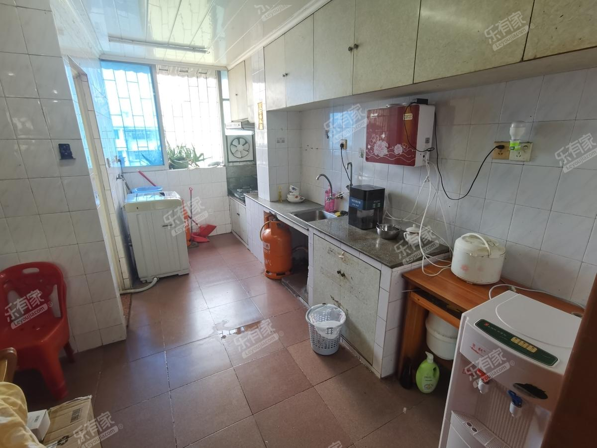 亨达花园精装三房出租