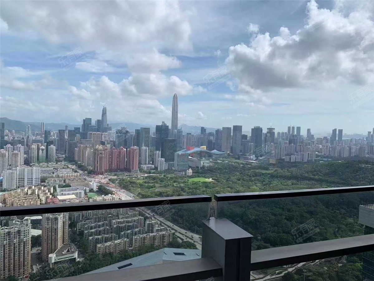 盛世家园二期精装南向3房，地铁口物业，花园社区