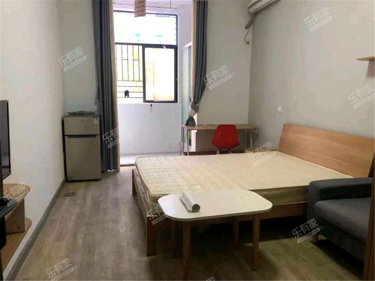 盛夏公寓一房出租，中层看花园景观，看房方便