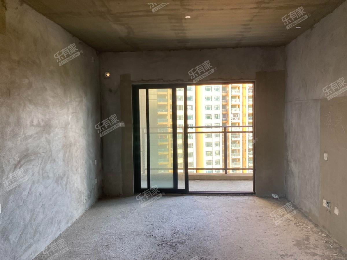 新小区3房出售