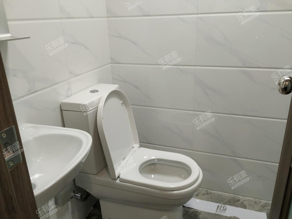 碧桂园盛汇公寓厕所-1