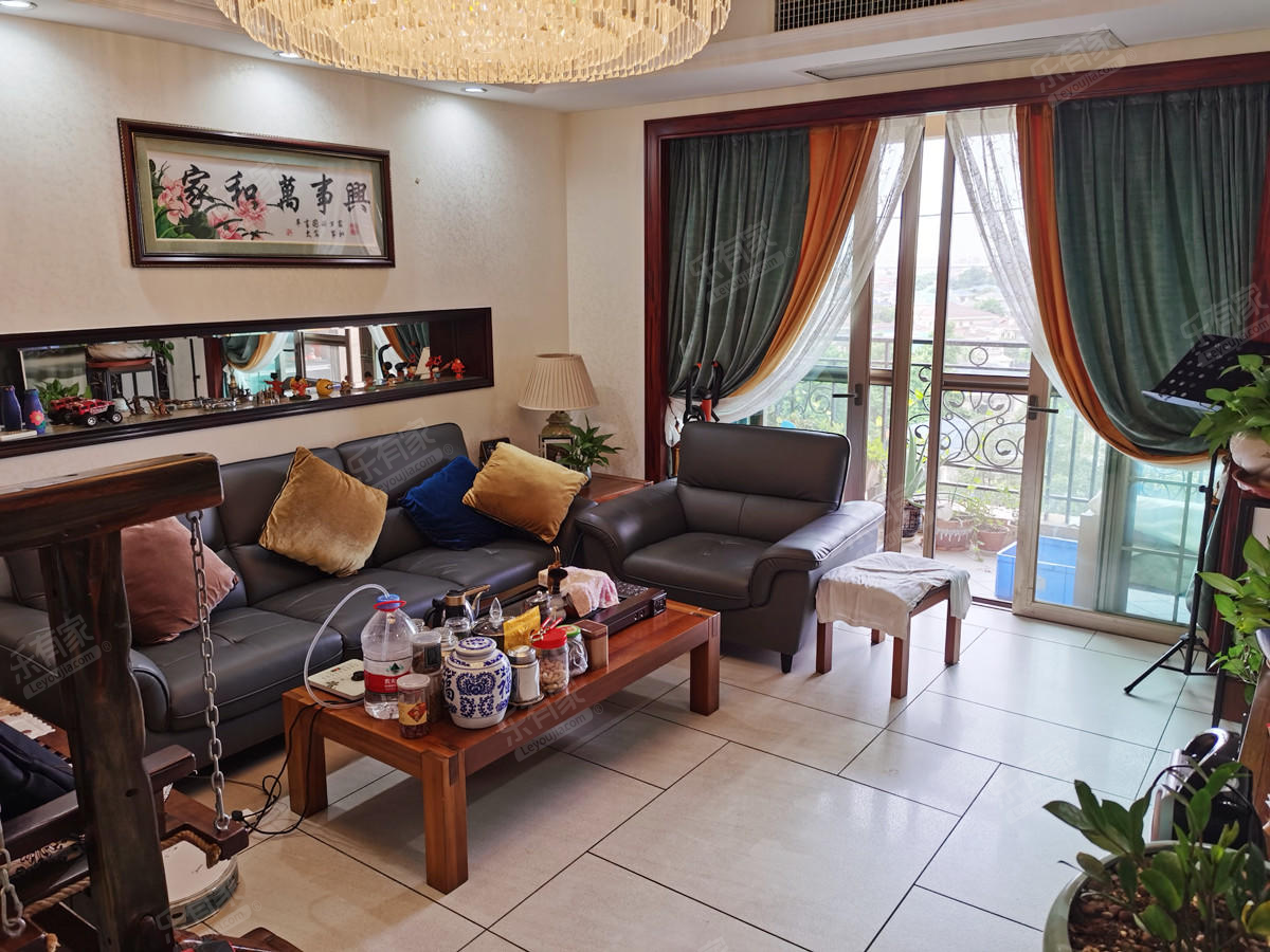 菊城建华花园 3房2厅2卫 133㎡