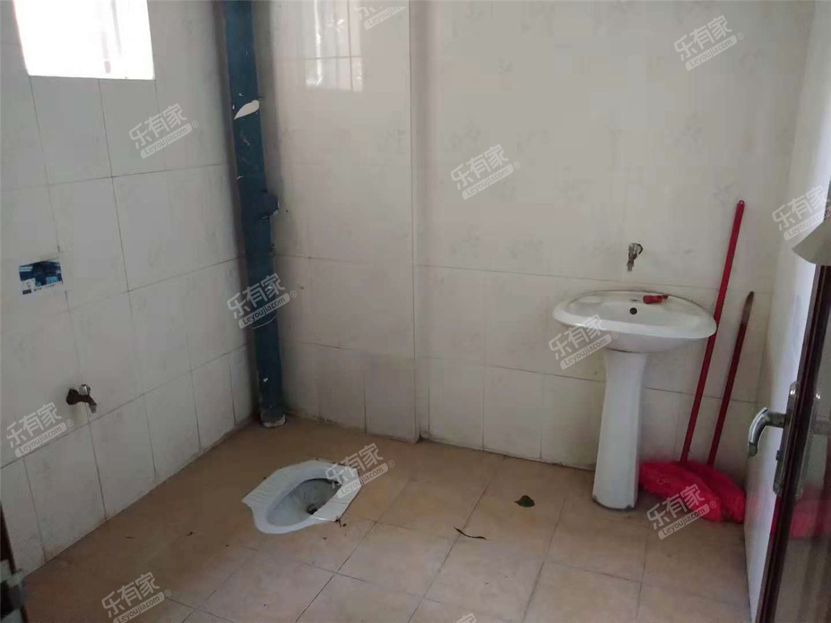 欣锠雅苑厕所-2