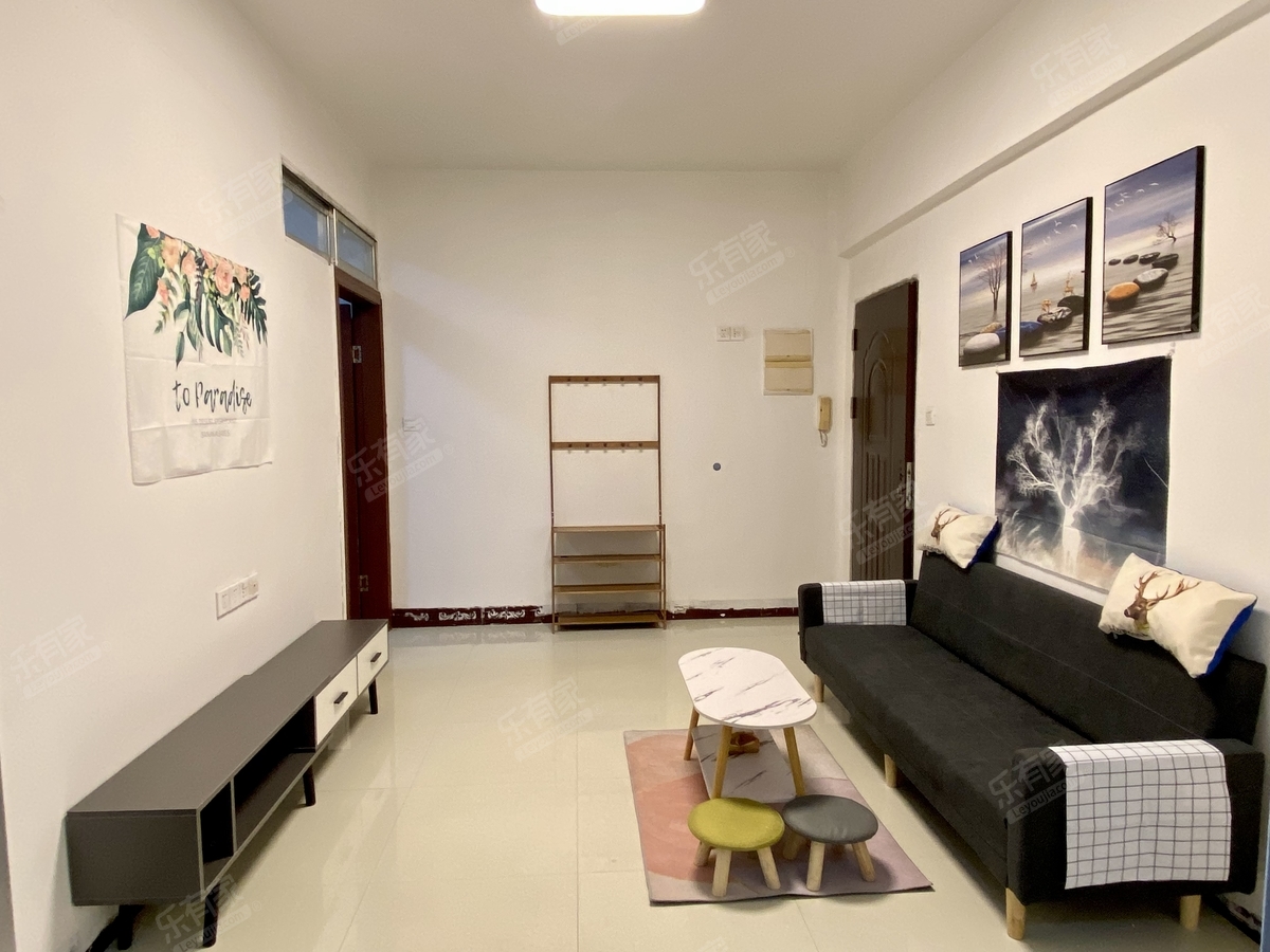 高新小区(东宁路70号)客厅-1