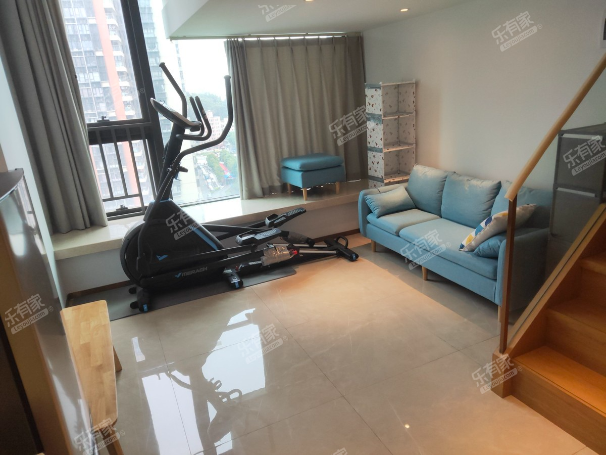 该房为业主自住装修，风格居家舒适，简-深圳佳华领域广场（二期）租房