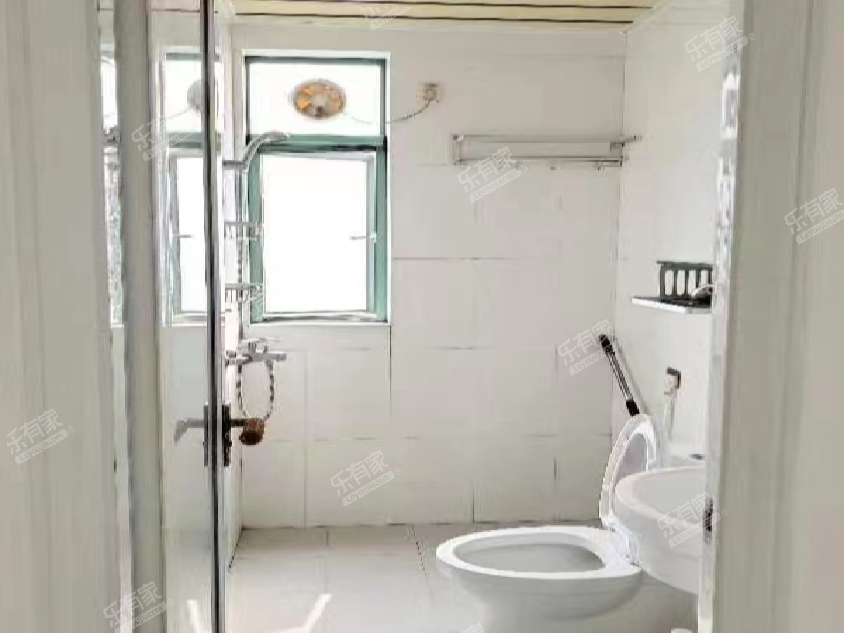 景湖名郡厕所-1