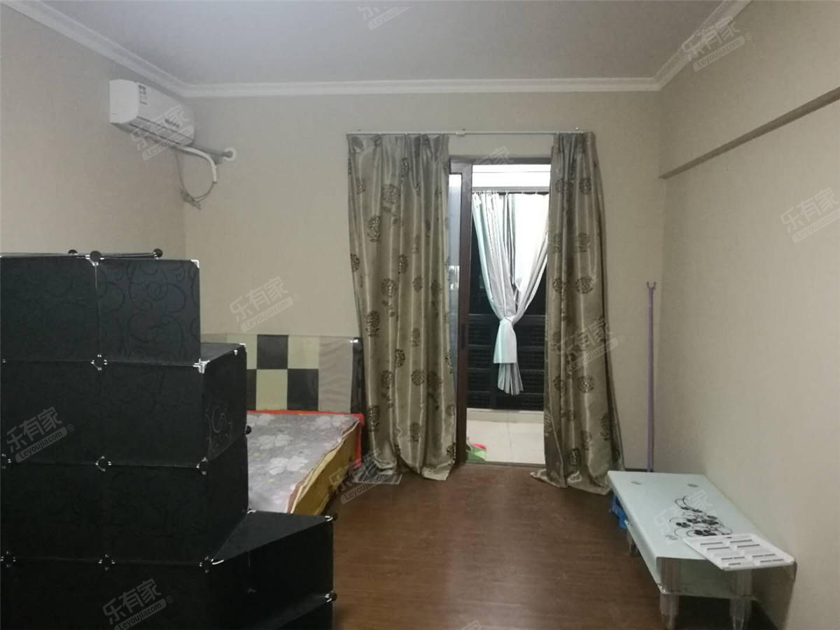 8克拉公寓居室-1