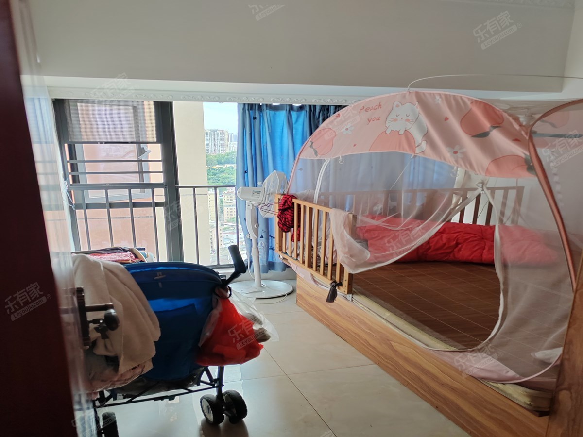 合正丹郡合租的一房，客餐厅，厨房，洗手间阳台共用的