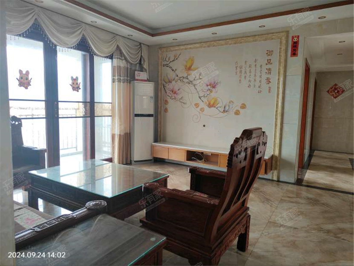 龙光城南四期客厅-1
