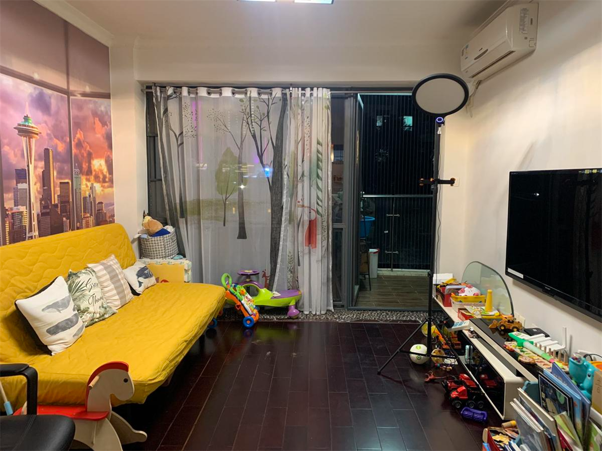 深高北，朝南精装3房，业主诚心出售