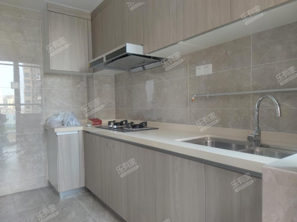 星河荣御花苑 5房2厅3卫 180.93㎡