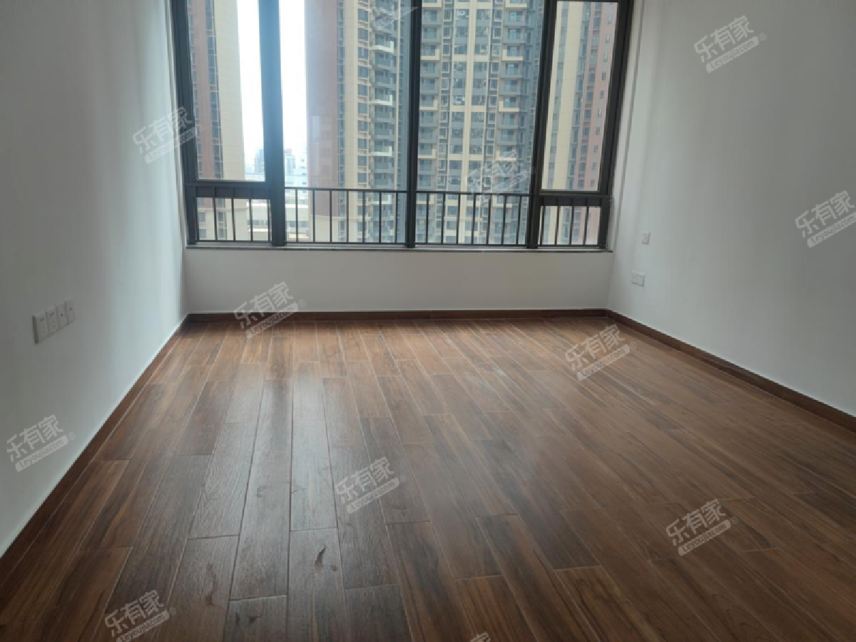 星河荣御花苑 5房2厅3卫 180.93㎡