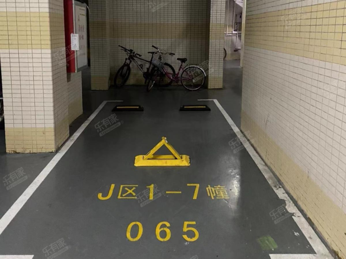 大信君汇湾车位诚心出租