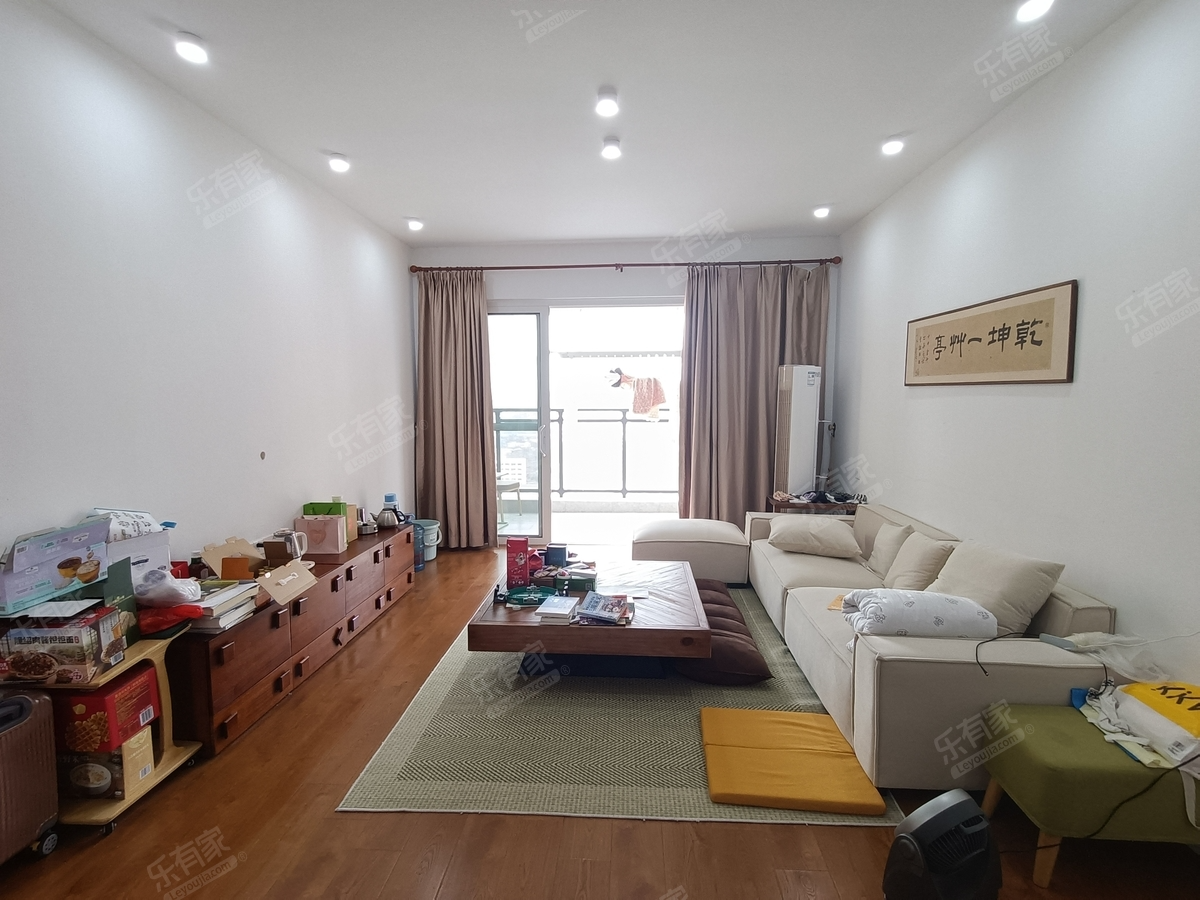 东江学府（六期）客厅-1