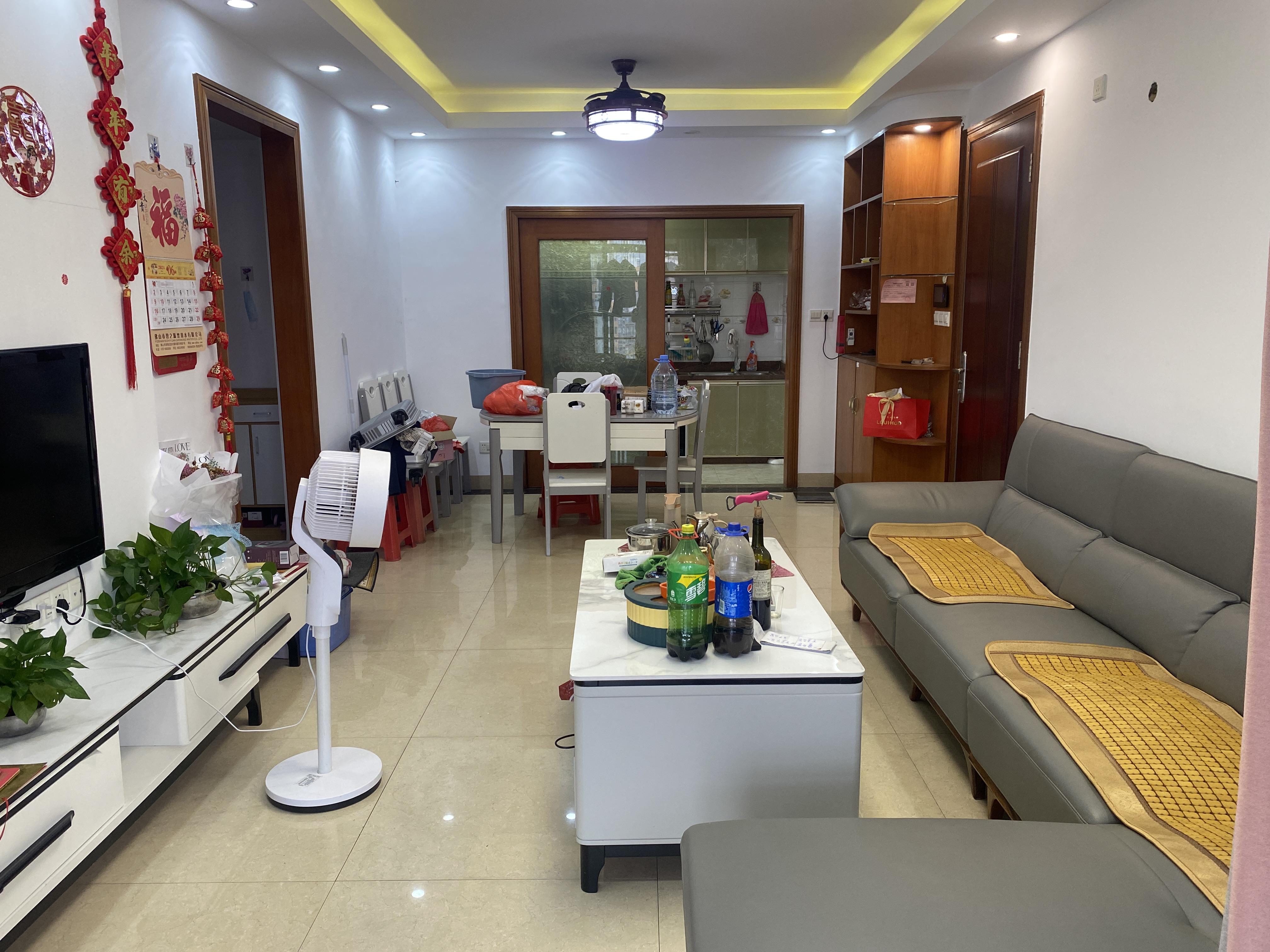 依岸康堤花园，3房大厨房，入住少，可迁入