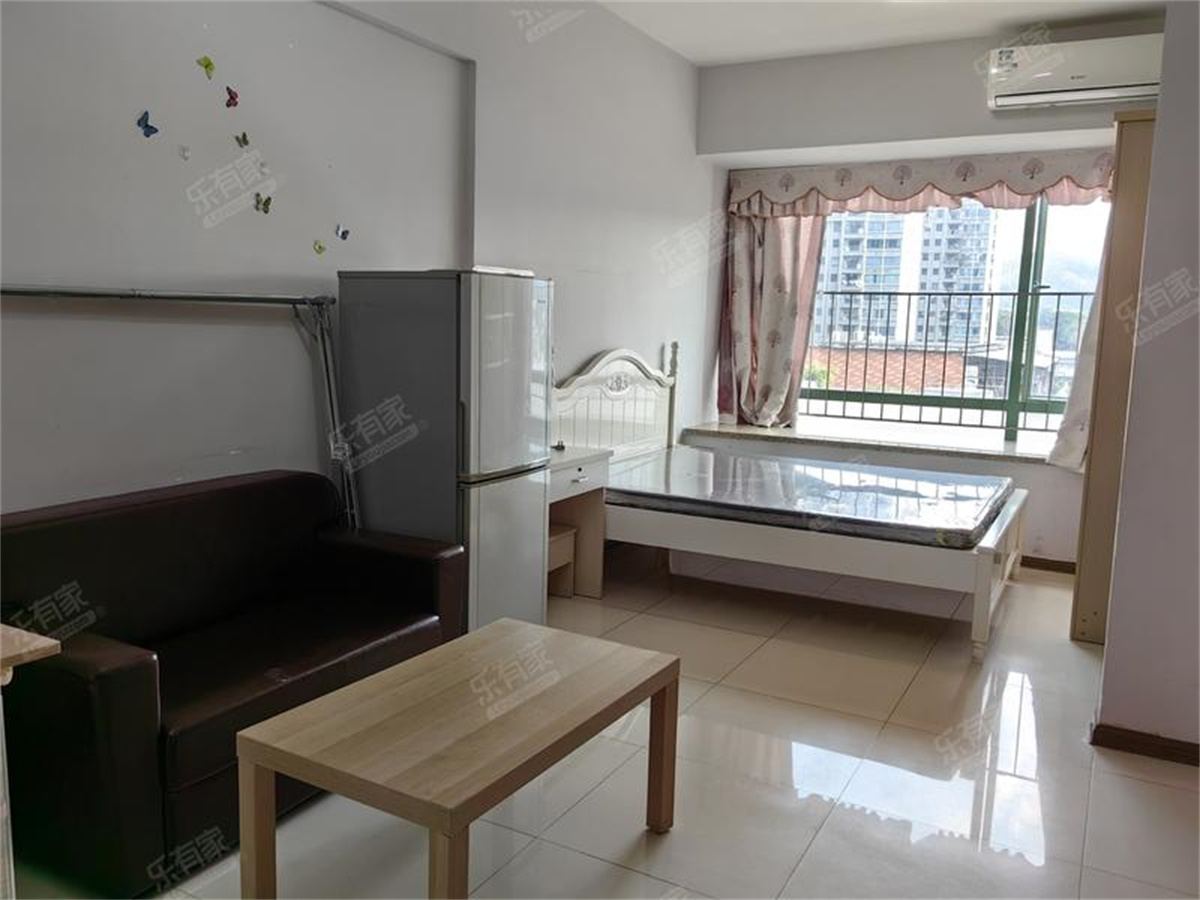 东区朗晴假日四期公寓，可就近雍景教育，楼下即可满足日常消费