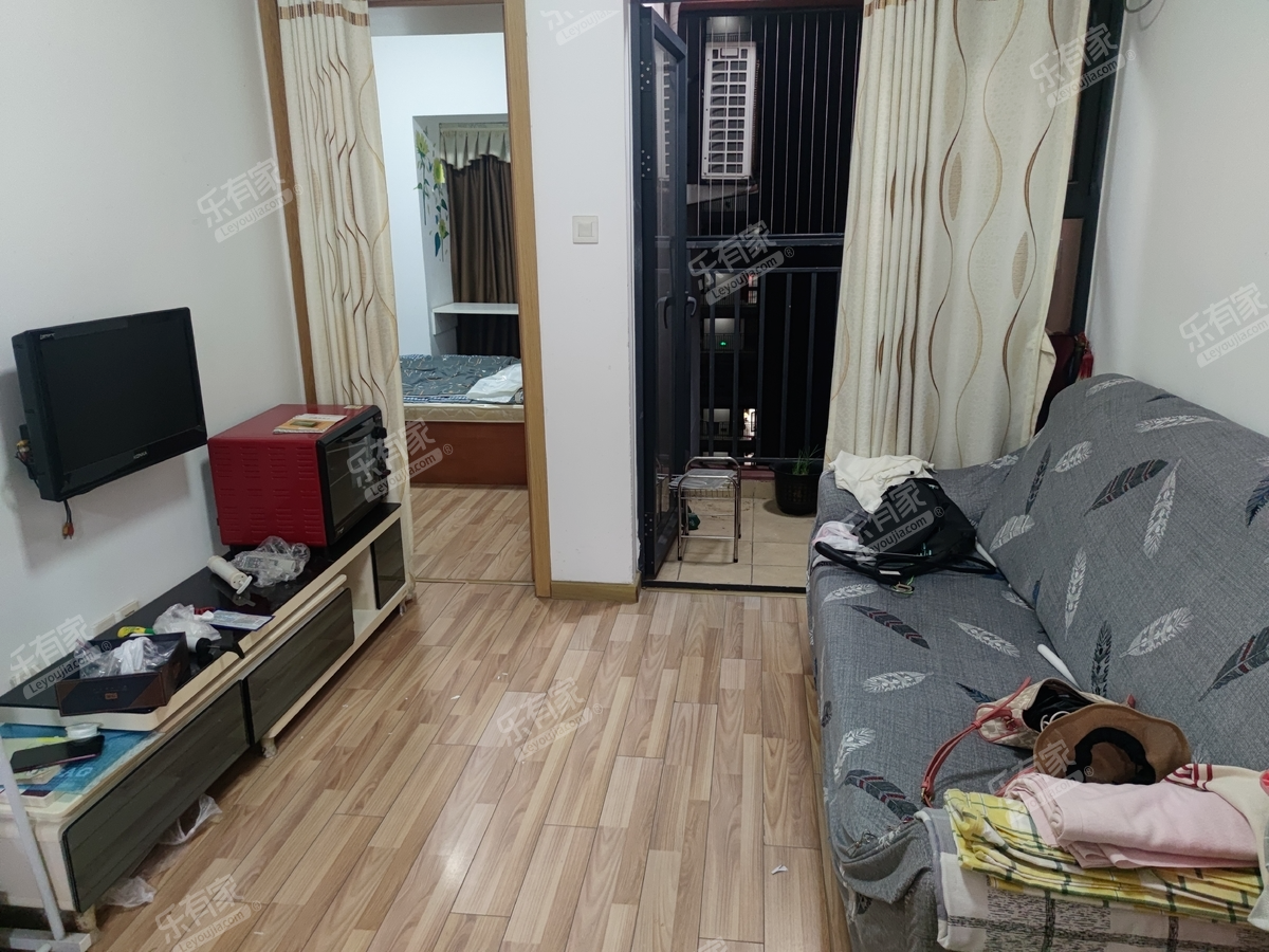 龙悦居四期客厅-1