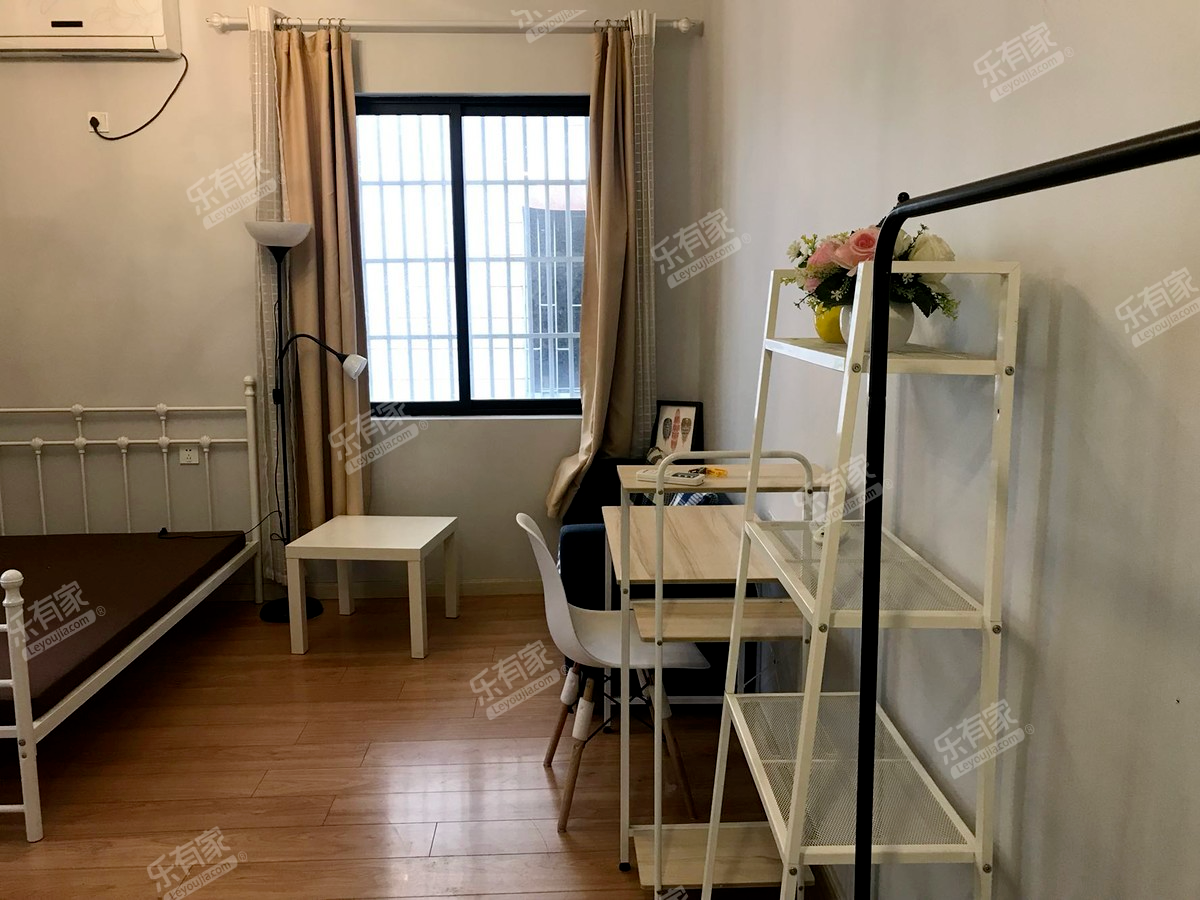 丹桂园 西 精装 1室 0厅 35m²