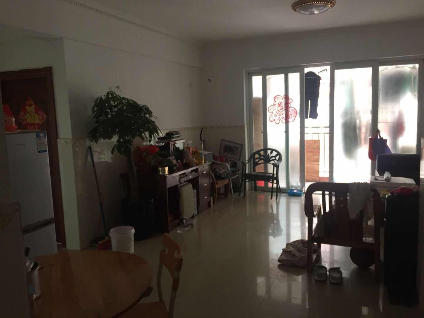 中铭君豪公寓三房出租，拎包入住