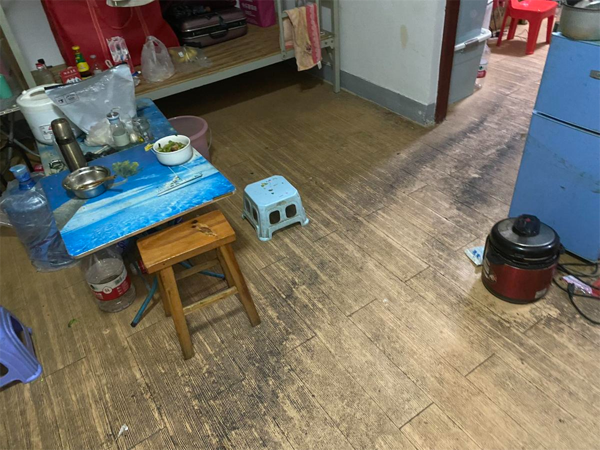 罗湖作为老城区，深圳改革开放以来优先从罗湖发展起来，小区位于-广州松泉公寓租房