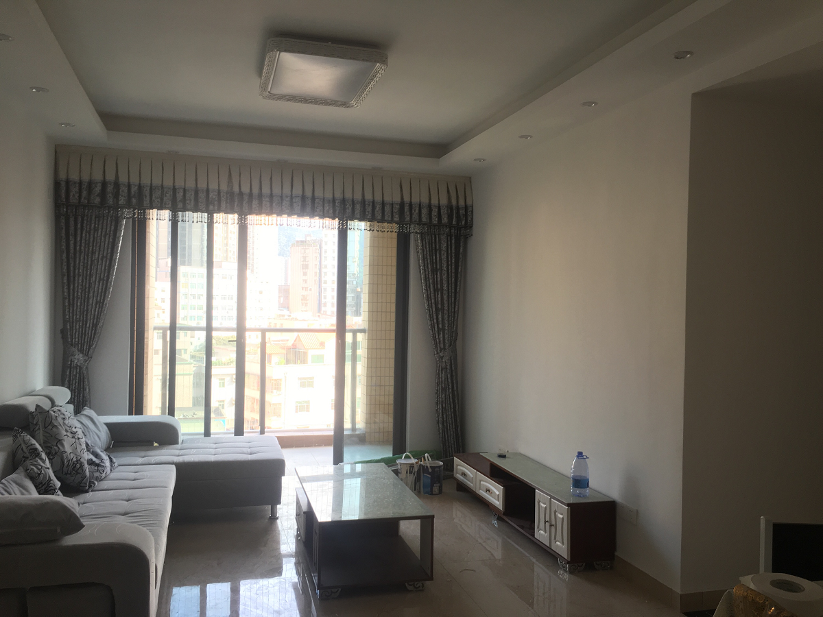 宏发世纪花园小区，环境优美，生活配套齐全，居住舒适。