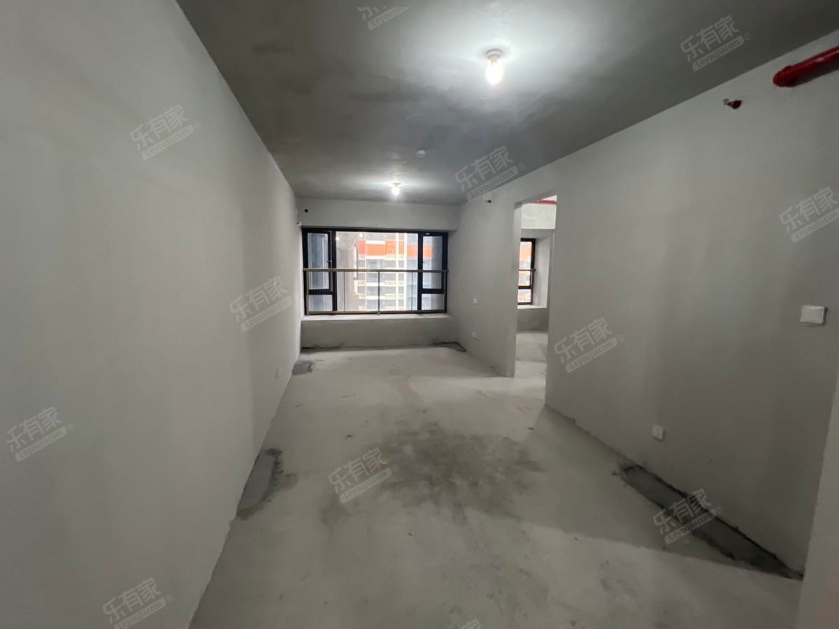 金稻田公寓精致2房，临地铁，近万象汇商圈，带翠园东晓九年制