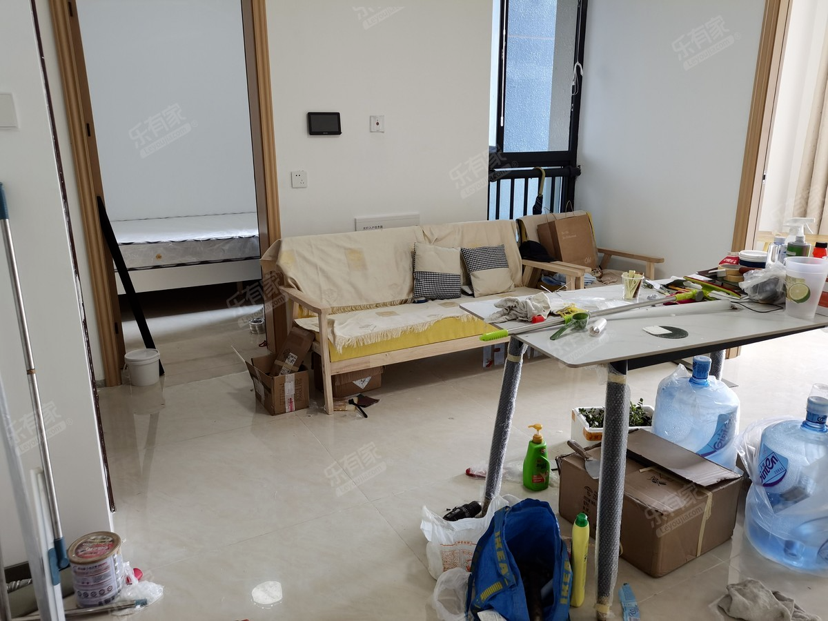观山盛苑客厅-1
