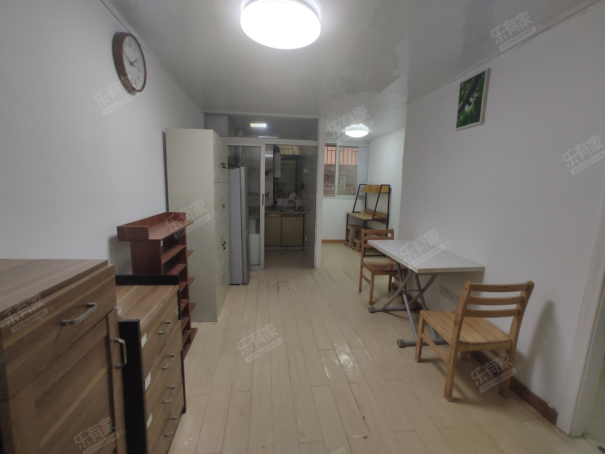 怡泰大厦客厅-1