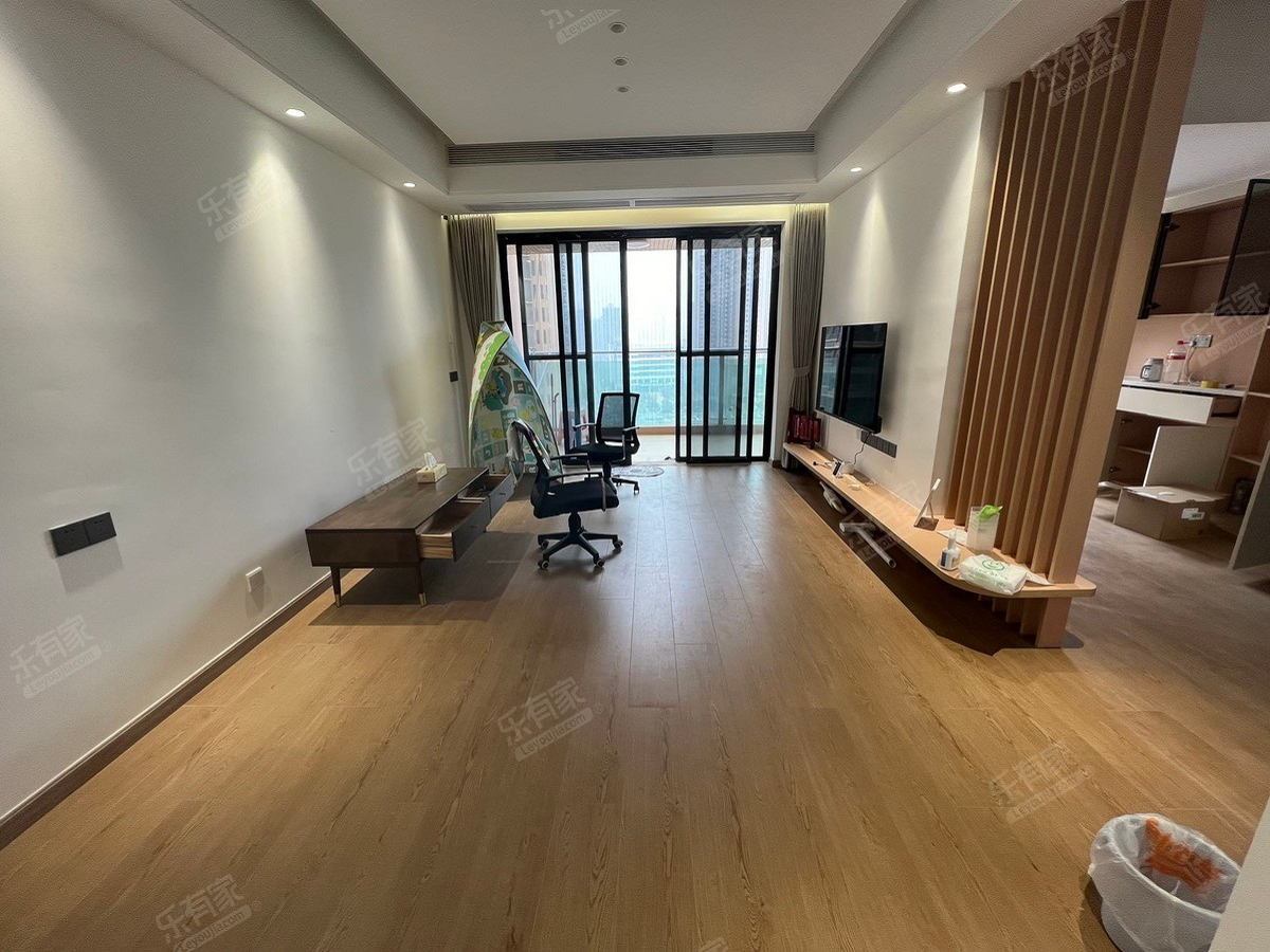 地铁站旁边，配套齐全，拎包入住-广州禧园二手房