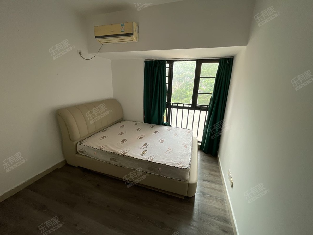 户型方正，客厅出阳台看小区花园，安静不吵-中山湖彬苑租房