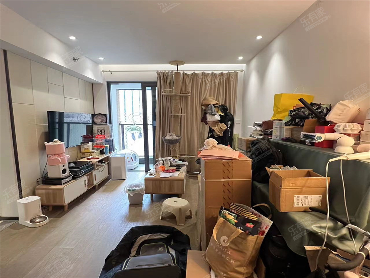双地铁物业，近罗湖口岸万象城生活配套好，交通好，万象城商圈-东莞国速世纪大厦租房